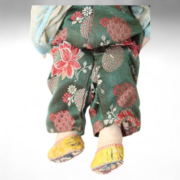 Vintage Handmade Cloth Doll In Traditional Asian Outfit - Picture 5 of 10